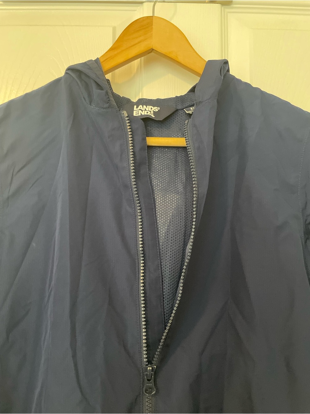 ☂️ Lands' End Navy Jacket w/hood - Picture 3 of 4